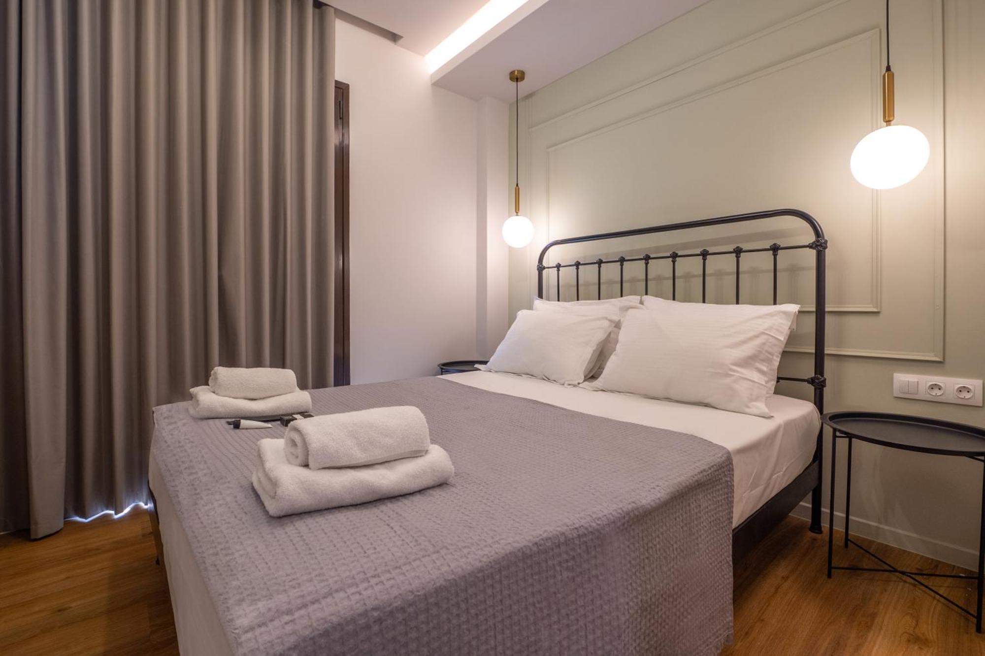 Live Life Plaka Apartment เอเธนส์ ภายนอก รูปภาพ