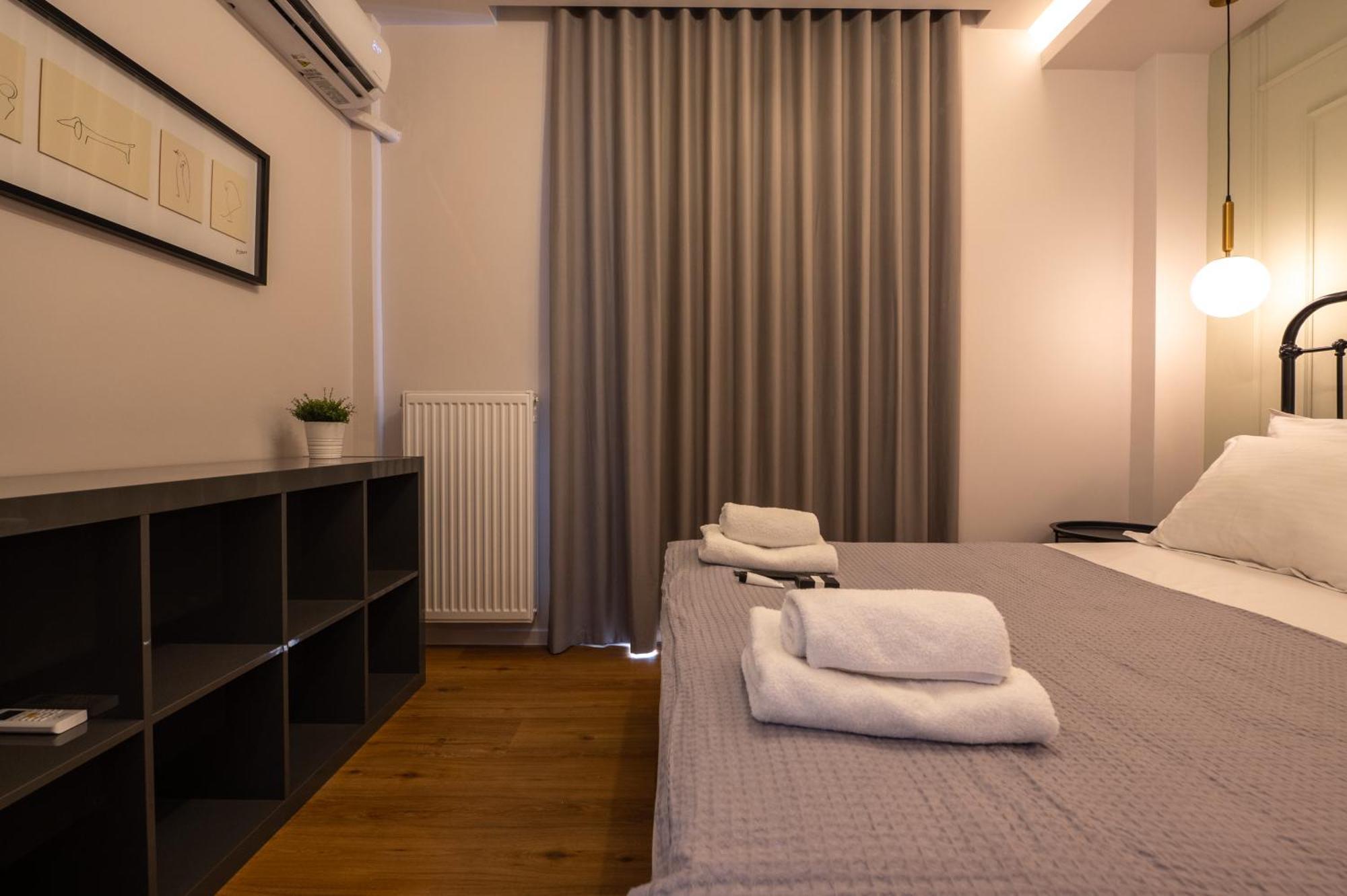 Live Life Plaka Apartment เอเธนส์ ภายนอก รูปภาพ