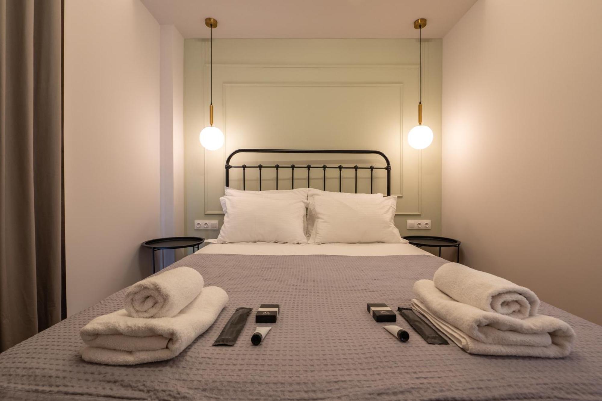 Live Life Plaka Apartment เอเธนส์ ภายนอก รูปภาพ