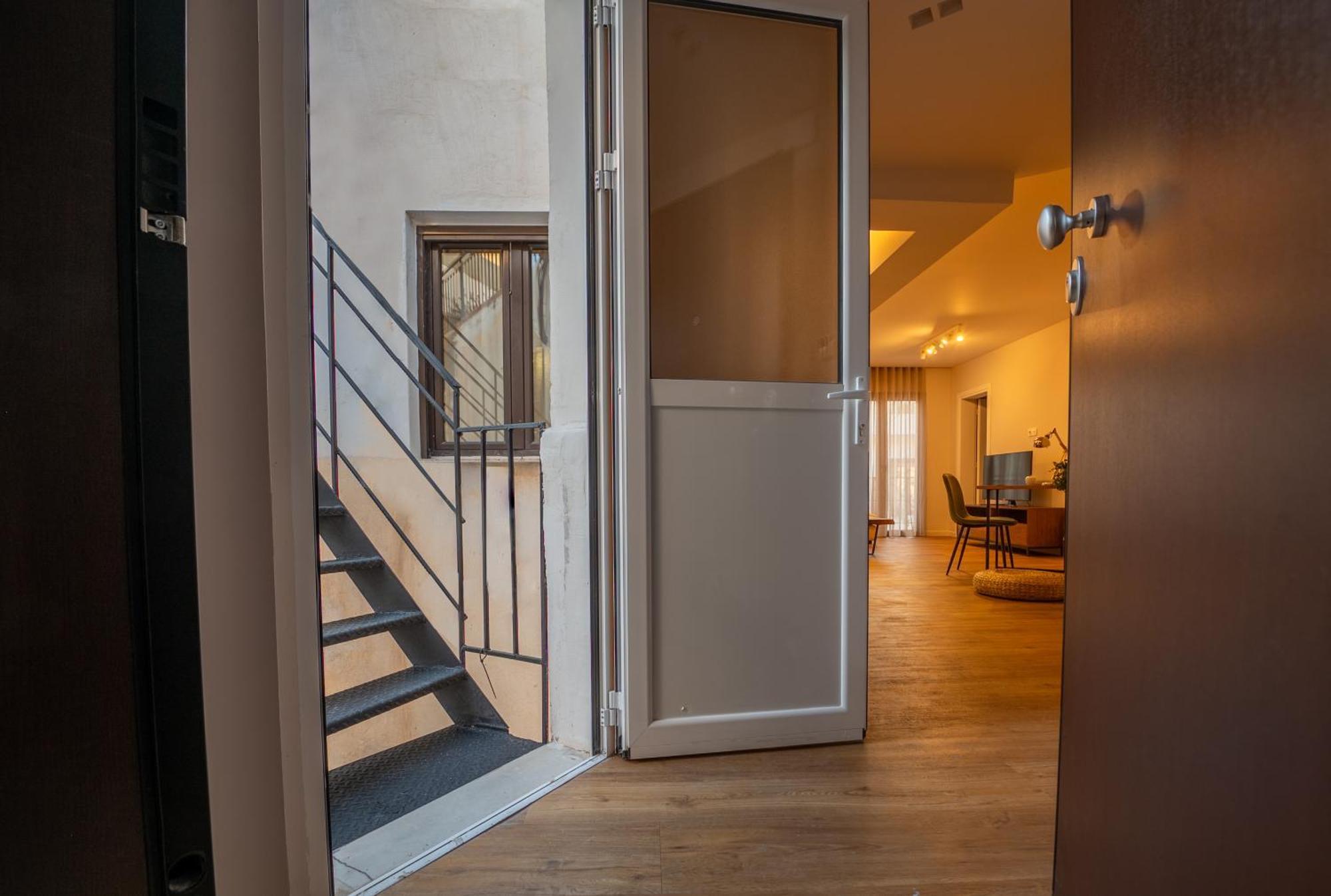 Live Life Plaka Apartment เอเธนส์ ภายนอก รูปภาพ