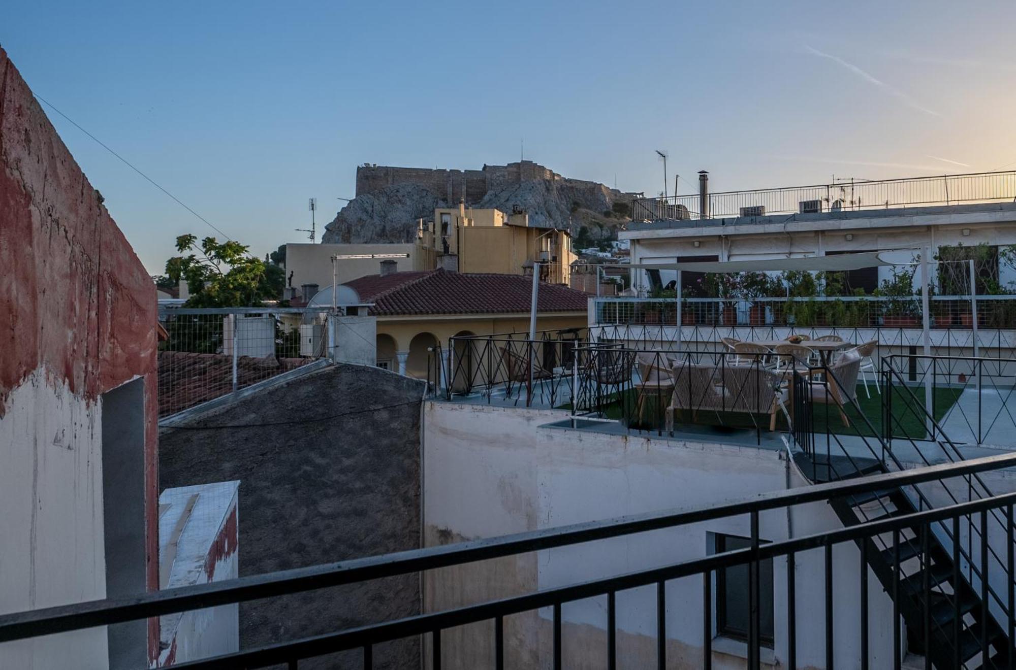 Live Life Plaka Apartment เอเธนส์ ภายนอก รูปภาพ